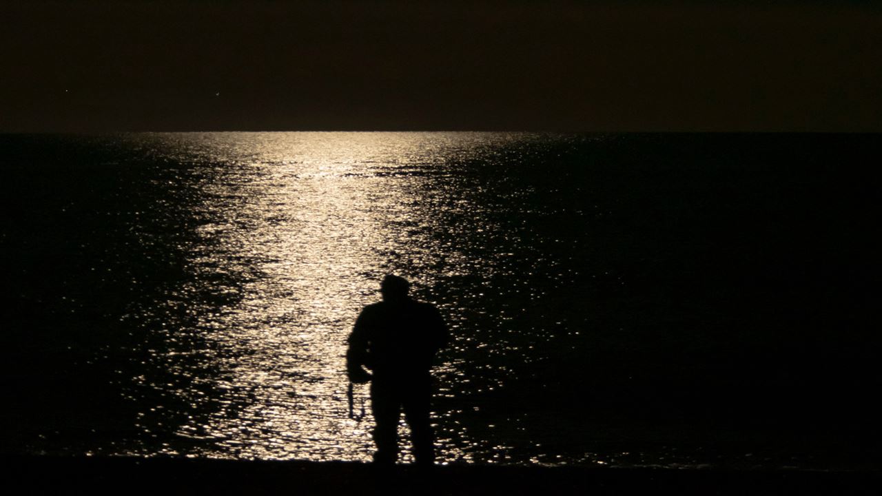 Full Moon And Whales In Puerto Madryn (1)